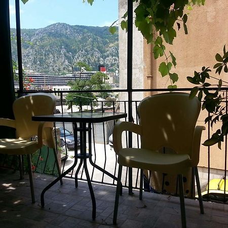 Apartment Kiki Cattaro Esterno foto